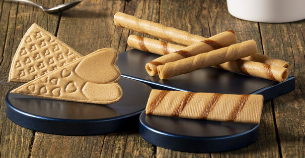 Minicones and waffle decorations for ice cream